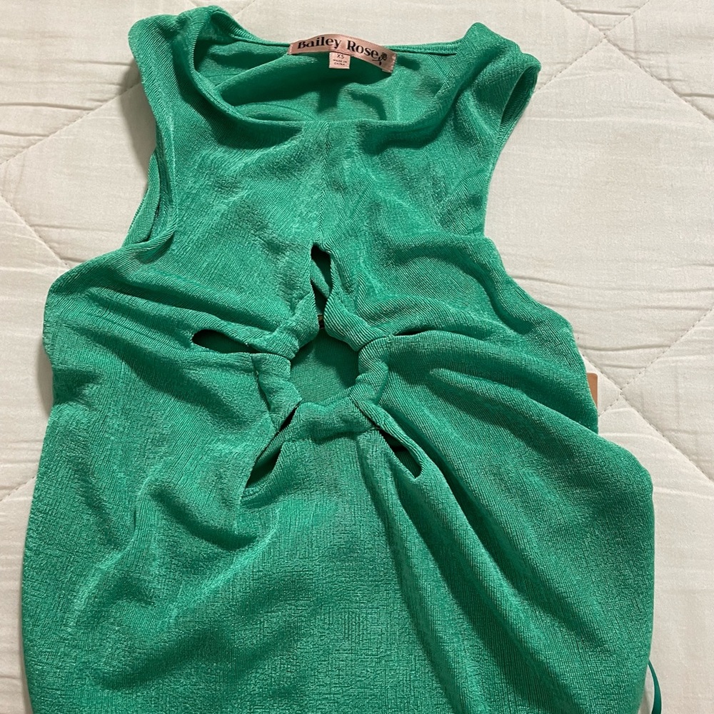 green star cut out crop top